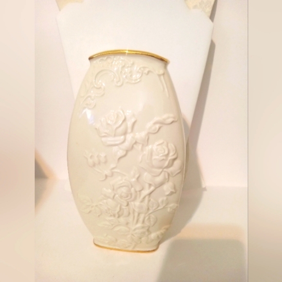 Lenox Vintage Ivory Vase 3D Rose Embossed Double Sided with Gold Trim 8" Tall - Picture 1 of 7